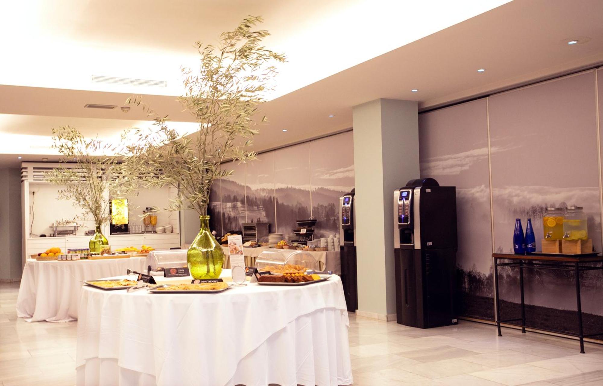 Hotel Oasis Kordoba Bagian luar foto